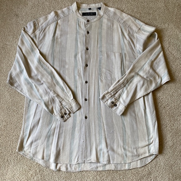 Button down shirt - Picture 2 of 3